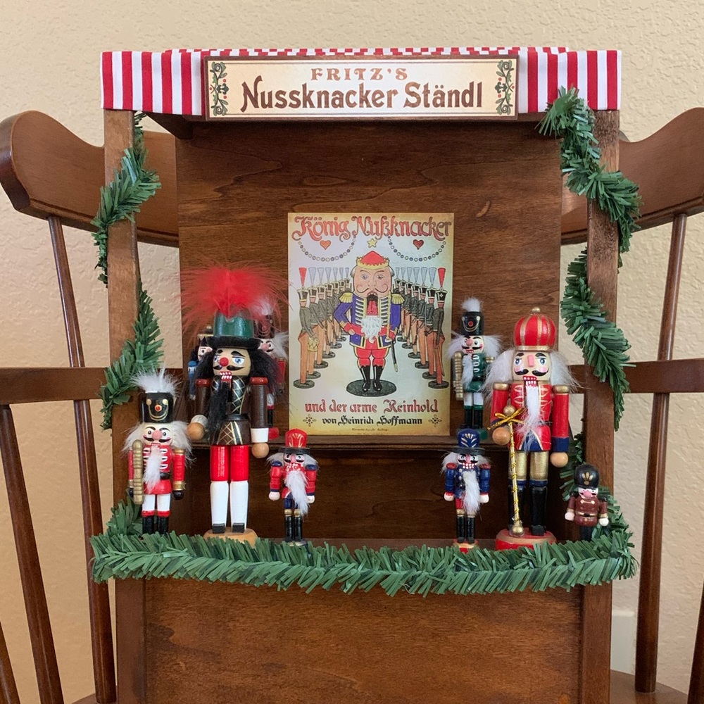 Christmas Decor: Classic Nutcracker Stall